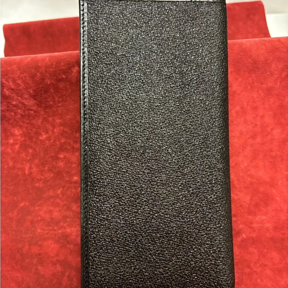 Dunhill Sleek Black Wallet Leather with Textured Finish